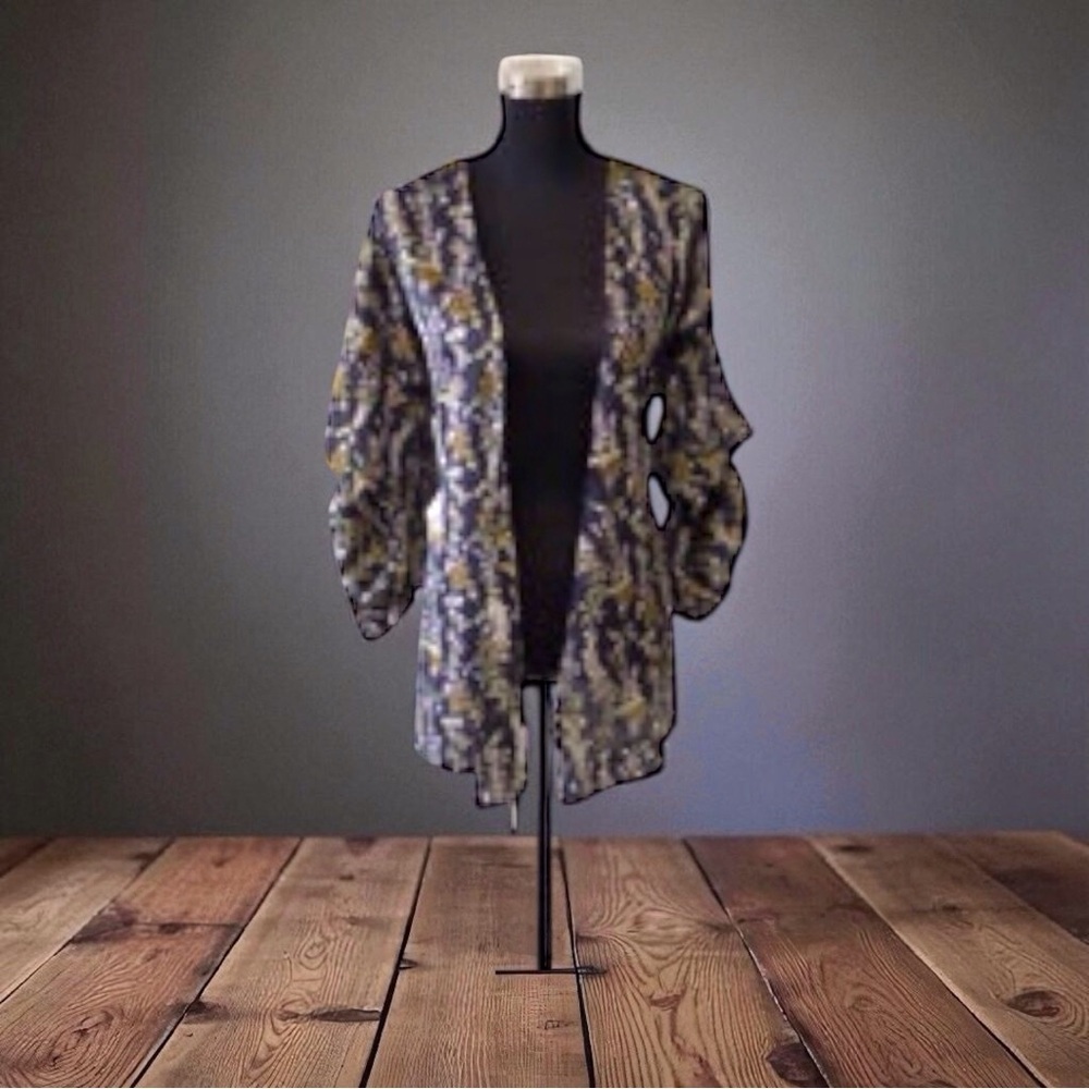 Easel Boho Kimono One Size NWOT Flowy Floral Print Puff Sleeve